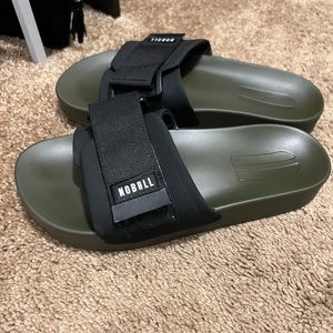 Nobull slides size 8